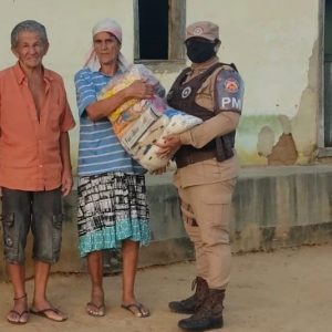 79ª CIPM oferta cestas básicas para 40 famílias em Anagé