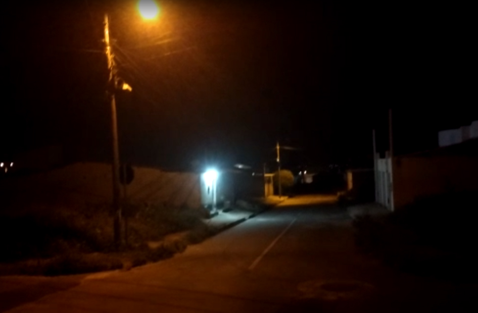 Moradores do Senhorinha Cairo reclamam da falta de postes de iluminação e limpeza