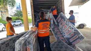 Prefeitura envia mais 402 kits de doações humanitárias para famílias da região de Bate-Pé e José Gonçalves