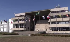 Deputados da Bahia protocolam requerimento de instalação de CPI para investigar venda de respiradores