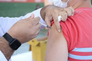 Terça-feira tem vacina contra Influenza e 3ª dose contra Covid-19 no centro da cidade