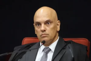 Presidente aciona STF contra Moraes por abuso de autoridade
