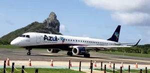 Azul é condenada por impedir adolescente com deficiência de embarcar para Vitória da Conquista