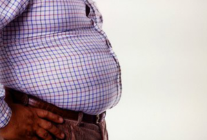 Barriga que não some com dieta e exercícios pode ser resultado de má postura