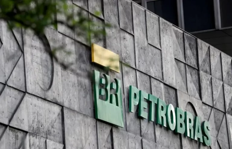 Petrobras anuncia aumento em preços de combustíveis para este sábado (18)
