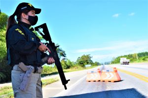 Quase 25 toneladas de pescado transportados irregularmente é apreendido na BR 116 em Conquista