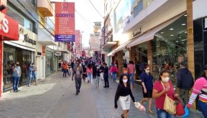 Festas de São João geram quase 700 vagas de empregos temporários no comércio de Vitória da Conquista