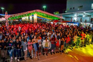 Xamego da Bahia e Larissa Gomes lotam o Glauber no  Arraiá da Conquista
