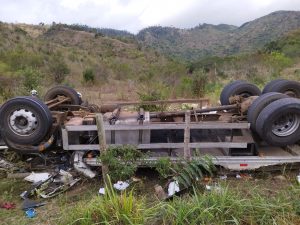 Acidente com vítimas na BA-263 no sentido Vitória da Conquista x Itambé