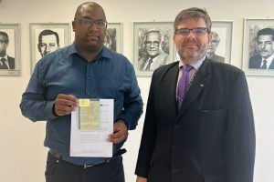 Receita Federal doa 9 carros que serão incorporados à frota da Prefeitura