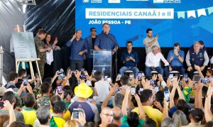 Governo estuda passar o auxílio de R$ 400 para R$ 600