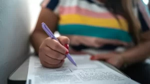 Brasil tem 30 concursos abertos com salários acima de R$ 10 mil; veja vagas
