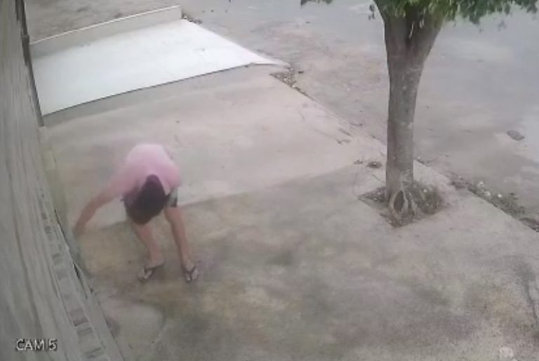 Vídeo: Vândalo é flagrado quebrando registro de água no bairro Guarani