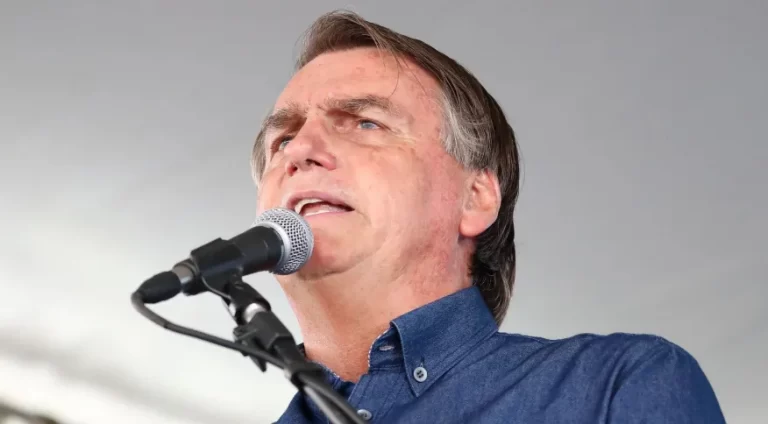 “Que as autoridades apurem seriamente o ocorrido”, diz Bolsonaro após crime em que seguidor matou petista