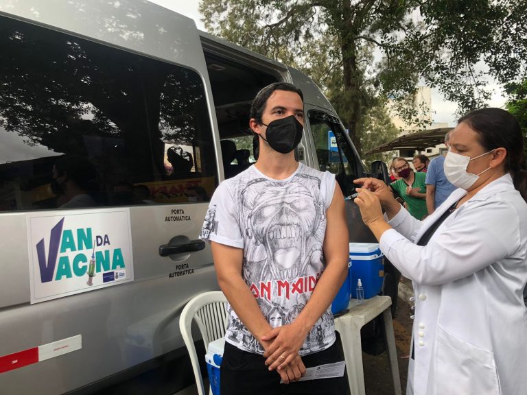 Van da Vacina estará nos residenciais Vila Sul e Vila Bonita nesta sexta-feira,22