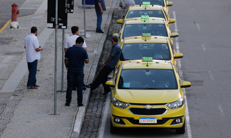 AUXÍLIO TAXISTA: Prefeituras têm até domingo (31) para enviar informações de cadastrados