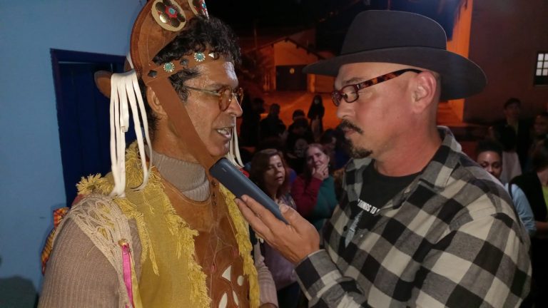 Entrevista: Jackson Costa retorna à Fligê com o ‘Sarau do Poeta’ e encanta a plateia