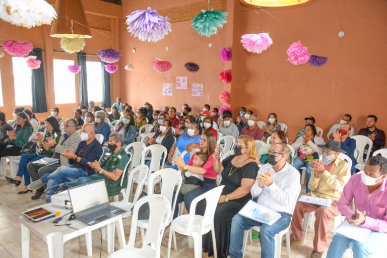 Prefeitura amplia apoio a hortas comunitárias da cidade com curso de manejo e planejamento para agricultores