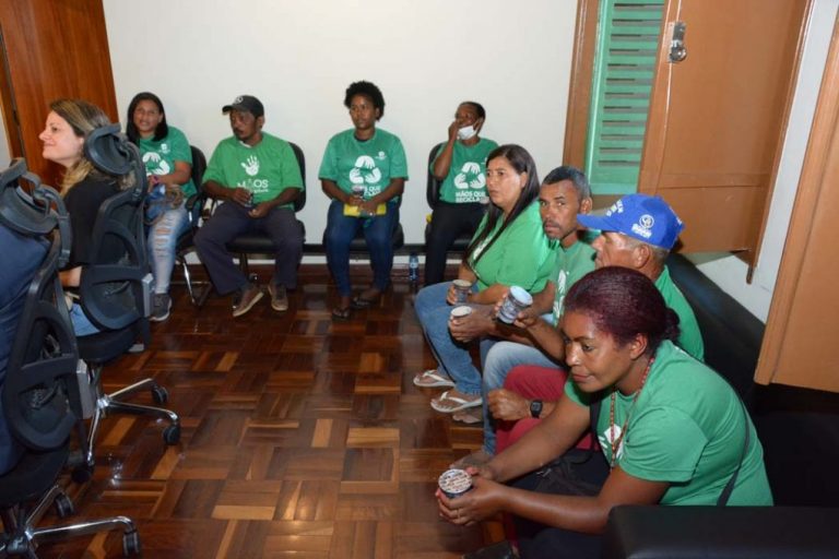 Representantes do MPF, MPT, DPU e DPE procuram Sheila Lemos para discutir coleta seletiva e melhoria para catadores de Conquista