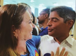 Ex-repórter da Rede Bahia recebe apoio de ACM Neto para candidata a deputada federal