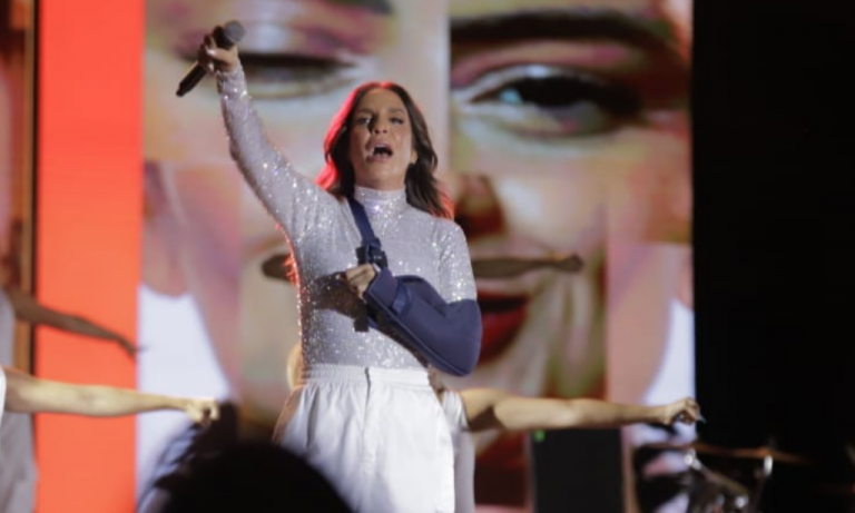 Ivete Sangalo esquenta primeira noite do FIB2022 e diz ao público “não precisamos de armas”