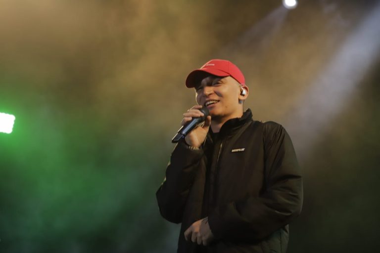 Sucesso não é à toa: João Gomes esquenta a noite de sábado no FIB