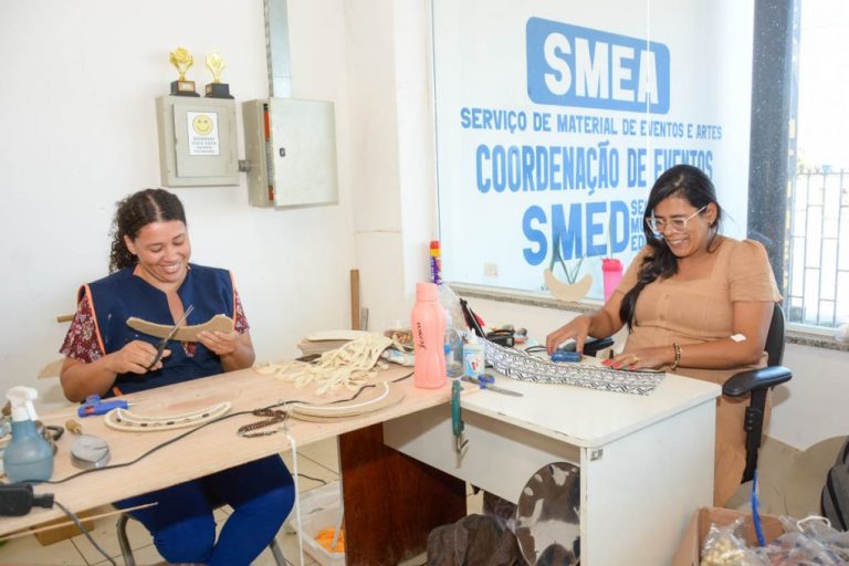 Figurinos e carros alegóricos para desfile de 7 de Setembro já estão sendo preparados