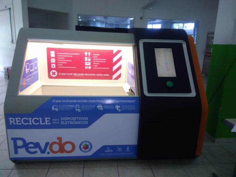 Totem inteligente de entrega de lixo eletrônico ajuda a reduzir a poluição em cidades brasileiras