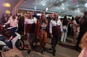 Na segunda noite do Conquista Moto Rock, prefeita Sheila Lemos destaca importância do evento para a economia e o lazer