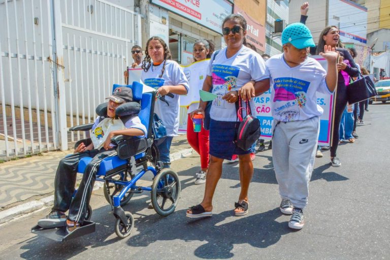Caminhada em Vitória da Conquista chama a atenção para o Dia Nacional de Luta da Pessoa com Deficiência