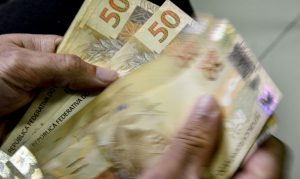 Saiba qual é a previsão do novo salário mínimo segundo o projeto da Lei Orçamentária de 2023