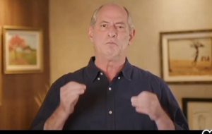 Ciro Gomes grava vídeo dizendo seguir PDT e declara apoio a Lula