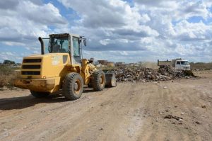 Sesep retira mais de dez toneladas de entulho descartado irregularmente em área do Vila América
