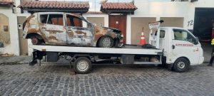 Prefeitura começa remover veículos abandonados das ruas de Vitória da Conquista