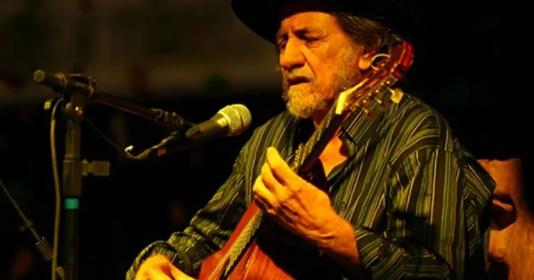 Documentário presta homenagem a Elomar