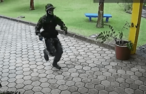 Vídeo registra momento em que aluno atirador invade escola no Espírito Santo; assista