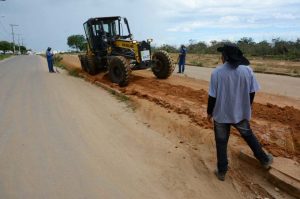 Prefeitura conclui imprimação e terraplanagem em dois trechos da Rua N, no bairro Morada dos Pássaros