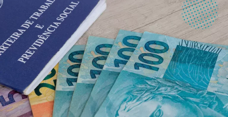 Décimo terceiro salário deve ser pago até o dia 20 de dezembro