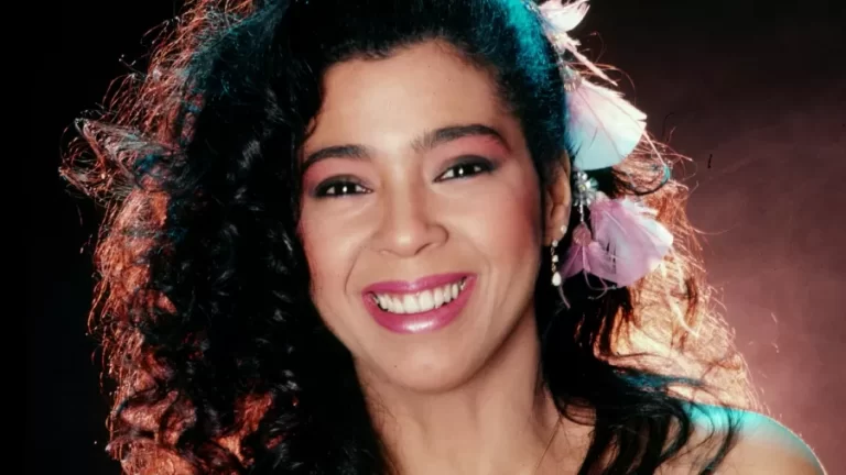 Morre Irene Cara, 63 anos, voz do hit clássico ‘Flashdance’