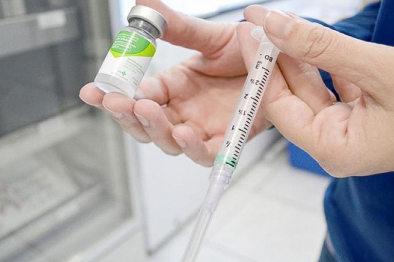 SMS intensifica vacinação contra meningite para trabalhadores da saúde que atuam nas unidades hospitalares