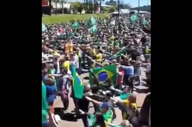 MP apura saudação nazista feita por bolsonaristas em ato em Santa Catarina