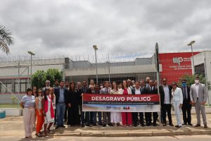OAB Conquista realiza desagravo dos advogados Erinaldo Luz e Florisvaldo de Jesus