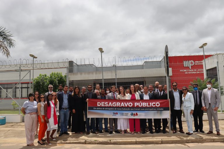 OAB Conquista realiza desagravo dos advogados Erinaldo Luz e Florisvaldo de Jesus