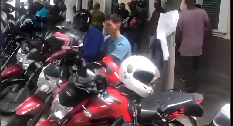 Mototaxistas do Uber protestam contra apreensões e multas aplicadas pela Prefeitura de Vitória da Conquista