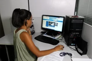 Governo lança Partiu Estágio 2023 com 5.917 vagas para universitários