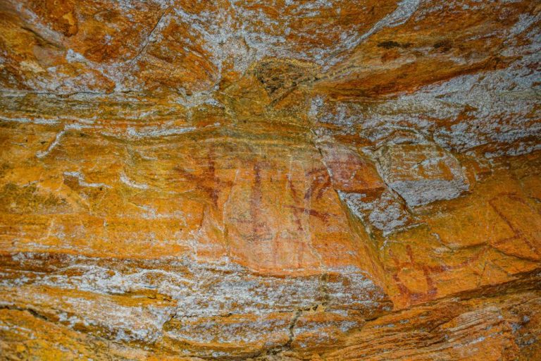 Pinturas rupestres apontam que pessoas residiram na região de Vitória da Conquista há milhares de anos.