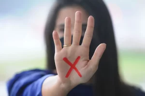 A cada 04 dias, uma mulher foi assassinada na Bahia; SEI e SSP-BA divulgam padrão de feminicídios de 2017 a 2022