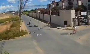 Vídeo: Mais um ciclista é atropelado em Vitória da Conquista e fica em estado gravíssimo