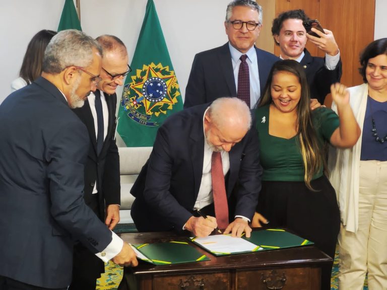 Presidente Lula assina PLN que abre crédito de R$ 7,3 bilhões para o Piso da Enfermagem