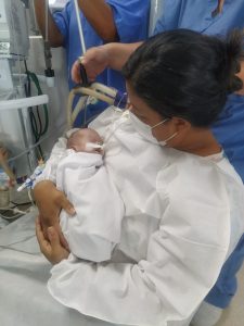 Amigos lançam vaquinha para ajudar a pequena Ana Elisa, filha da jornalista Cristiane Santana
